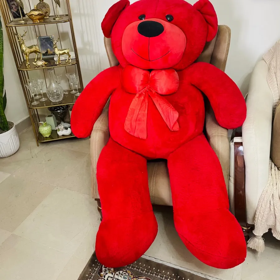 عروسک خرس قرمز
