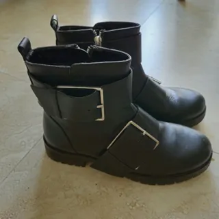 بوت استرادیواریوس