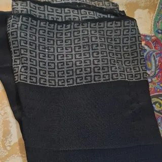 روسری مشکی قواره بزرگ