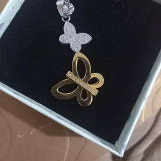 آویز گردنی پروانه