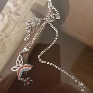 گردن بند پروانه ای