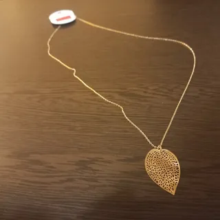 زنجیر بلند و آویز برگ