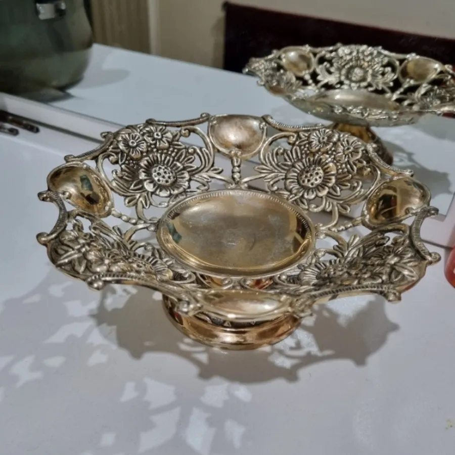 ظرف پایه دار