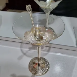 گیلاس بستنی خوری