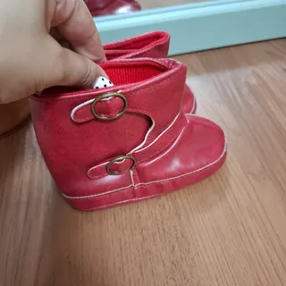 پاپوش بچگانه