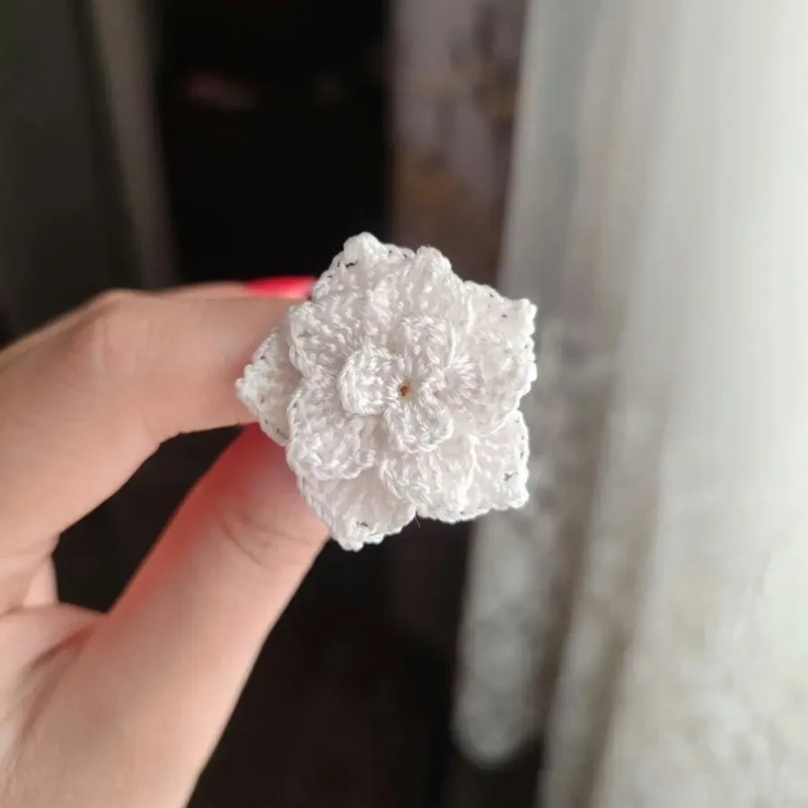 گوشواره میخی بافت