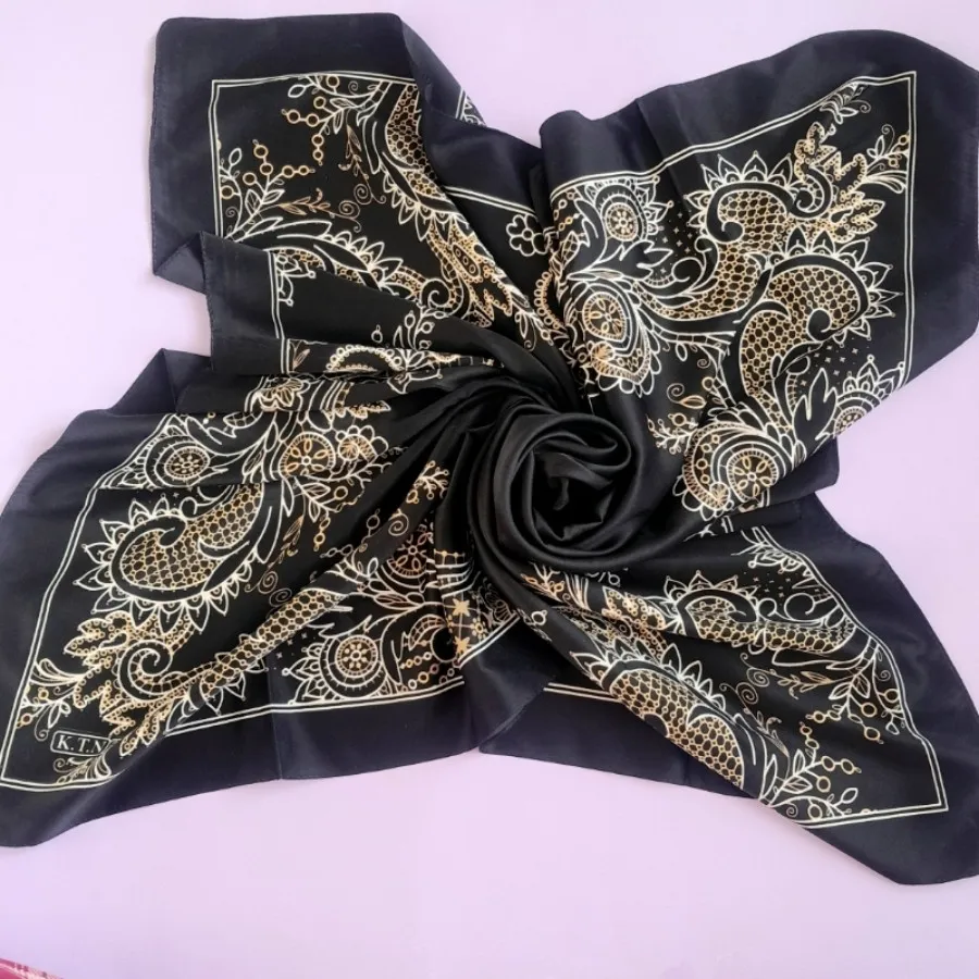 روسری مشکی