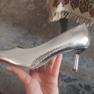 کفش پاشنه دار