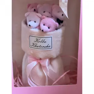 عروسک با جعبه