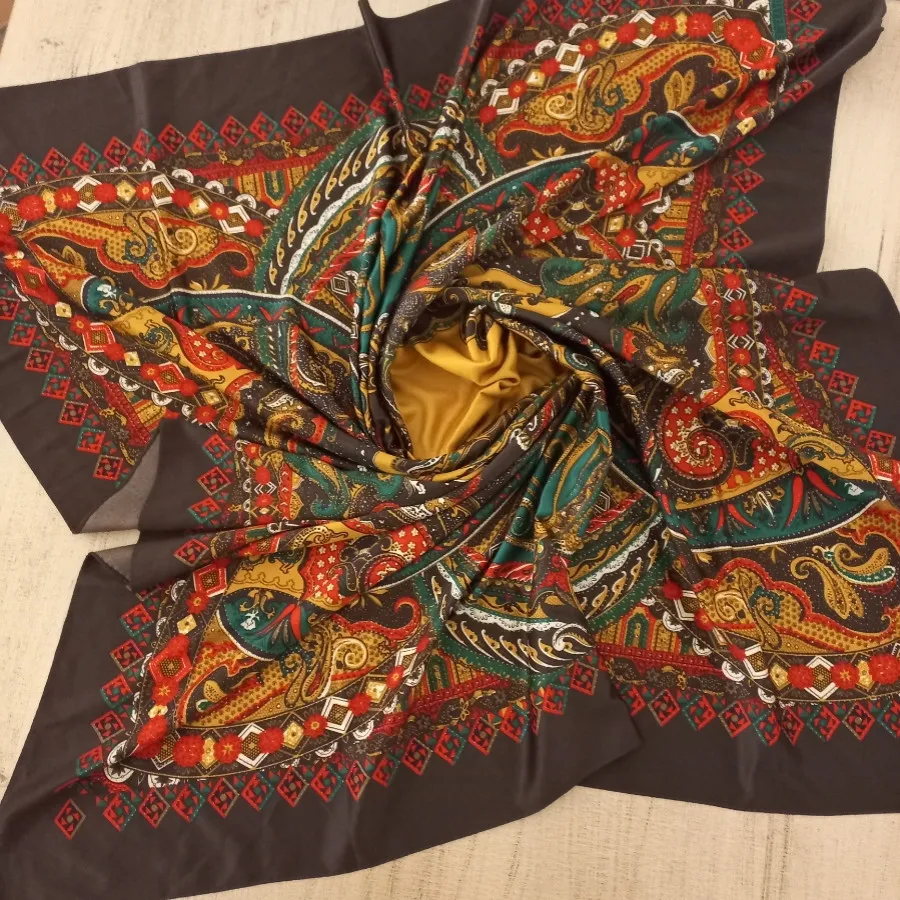 روسری چهار گوش