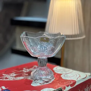 بستنی خوری