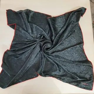 روسری مجلسی مشکی و نقره‌