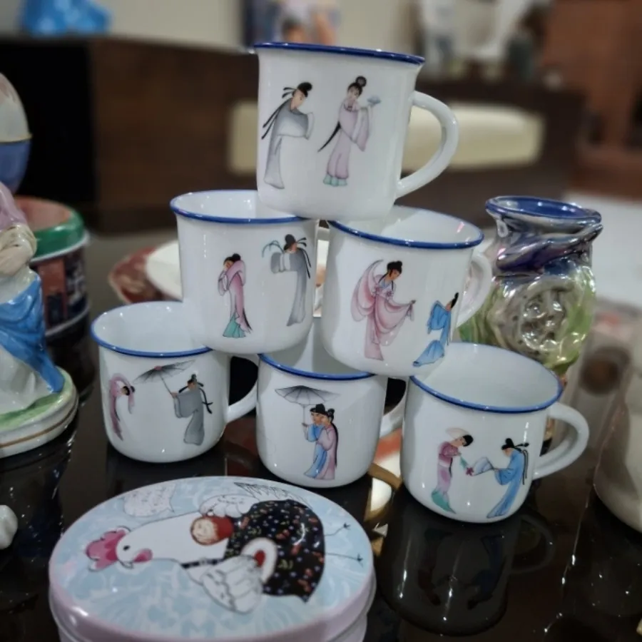 یک دست قهوه خوری