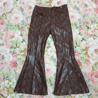 شلوار چرم Bershka