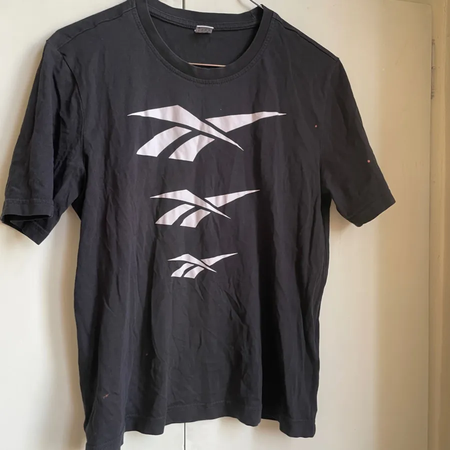 تیشرت reebok