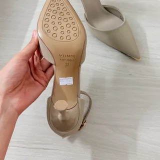 کفش یونای UNAI