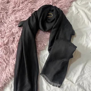 شال مشکی