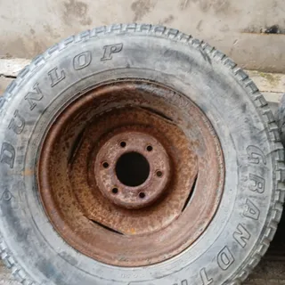 لاستیک  پاترول  سالم