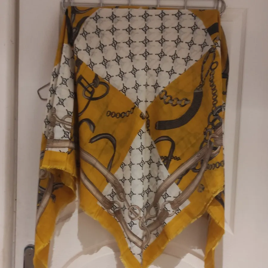 روسری نخی قواره بزرگ