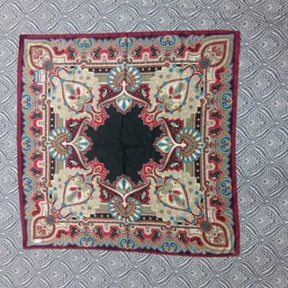 روسری ساتن