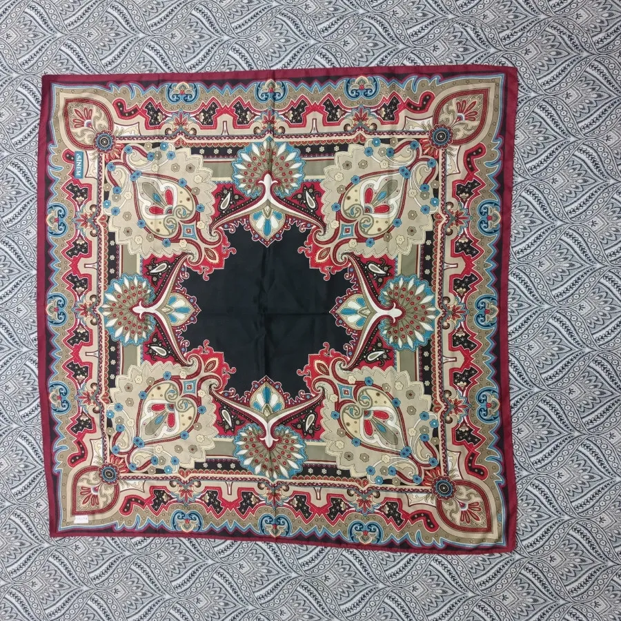 روسری ساتن