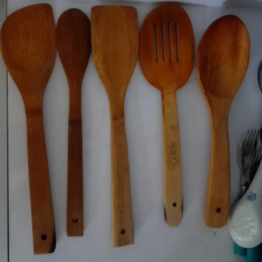 قاشق چوبی