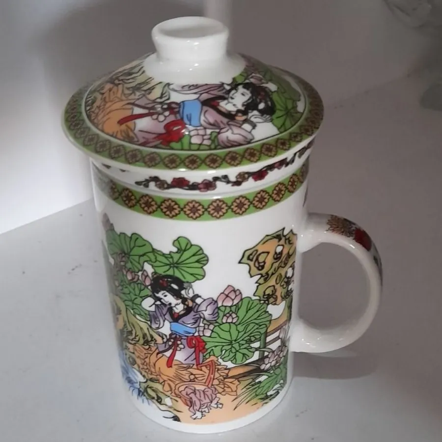 ماگ با درب و تفاله گیر