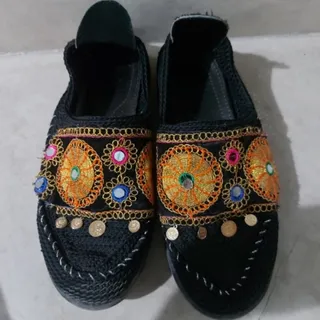 دوتا گیوه سنتی