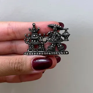 سنجاق سینه زارا