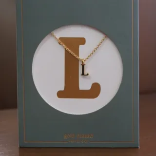 گردنبند حرف L طلایی