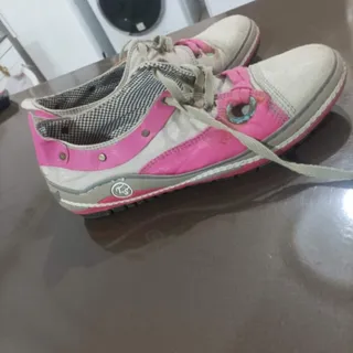کفش کتونی