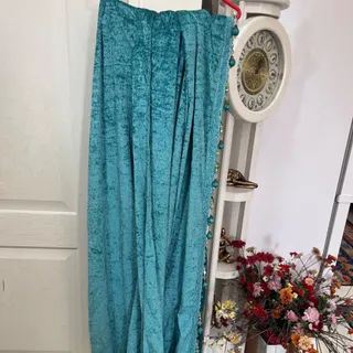 یالان پرده فیروزه‌ای