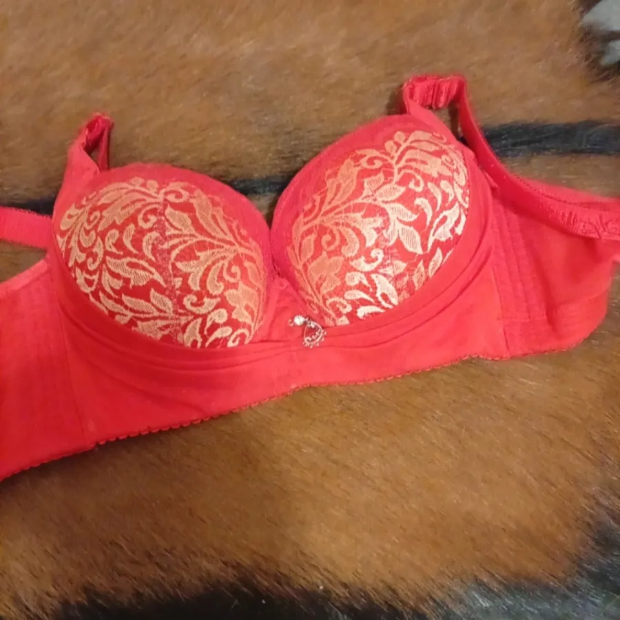 لباس زیر زنانه