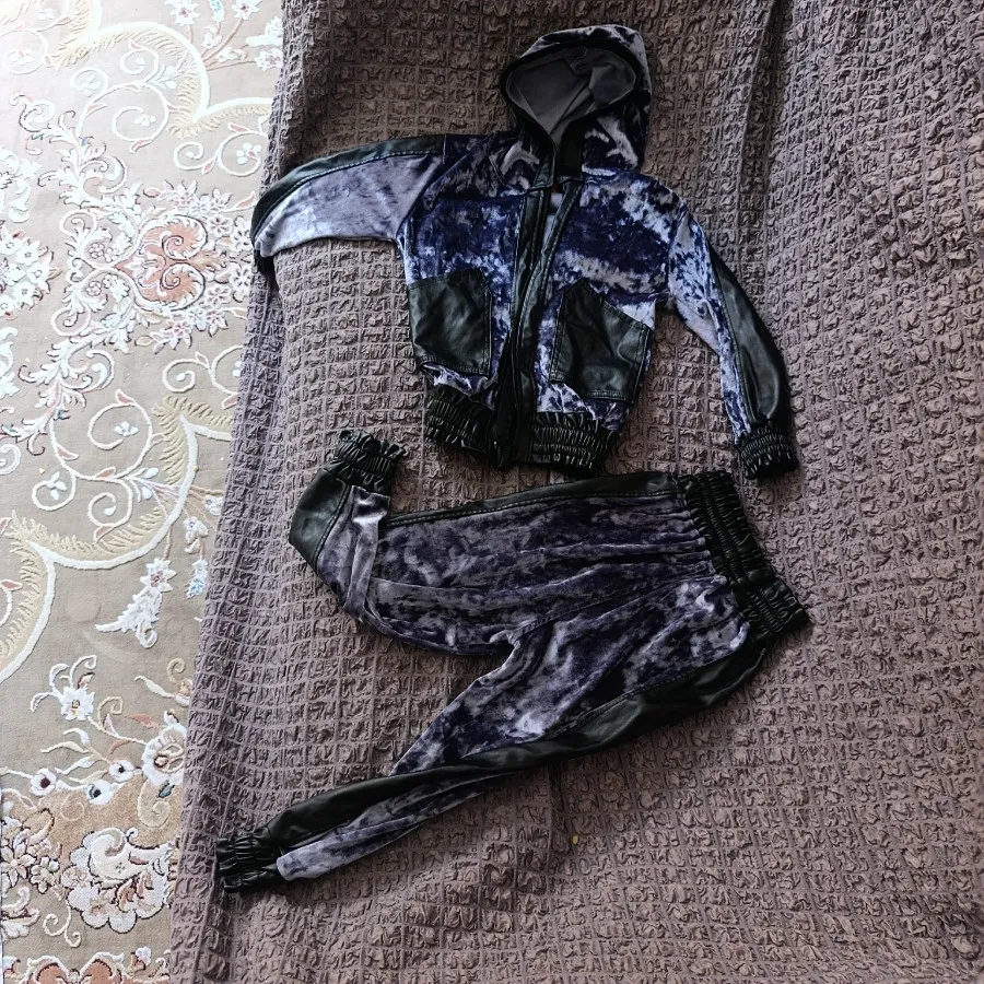 پلیور و شلوار بچگانه
