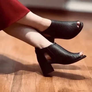 کفش شیک برند