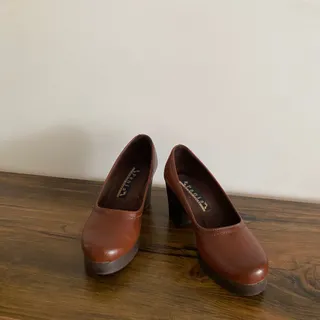 کفش پاشنه بلند
