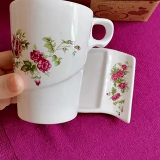 ماگ و پیش دست