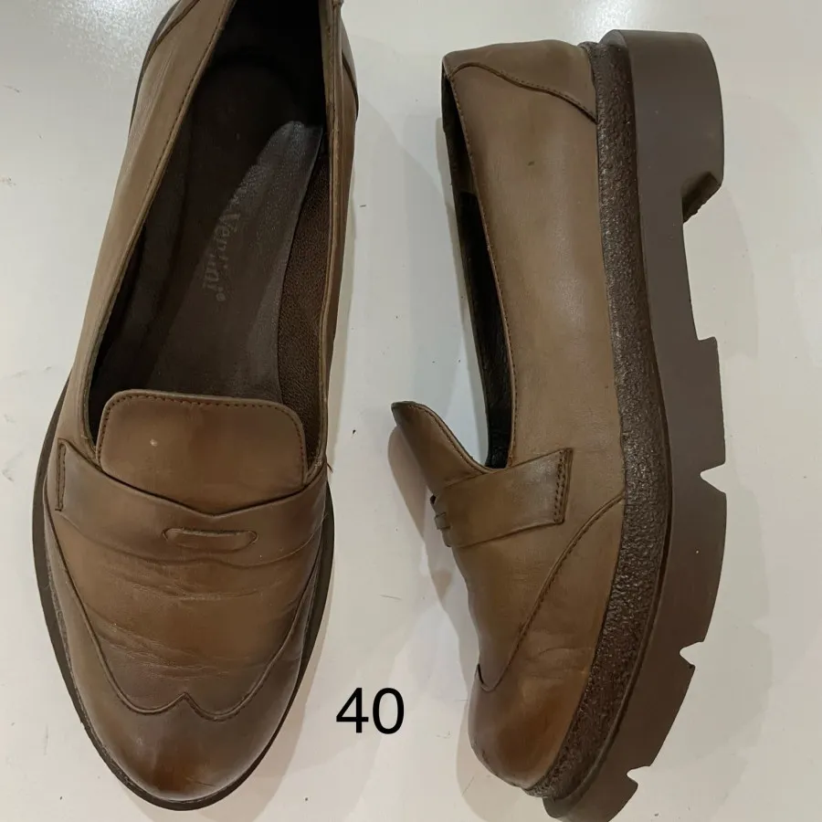 کفش چرم قهوه ای