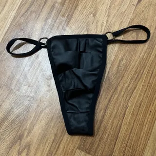 شورت لامبادا مشکی چرم