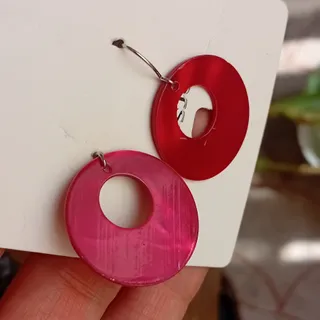 گوشواره ی صدف قرمز