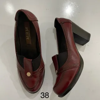 کفش چرم زرشکی پاشنه بلند