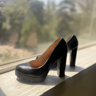 کفش پاشنه بلند سرمه ای
