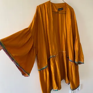 مانتو نارنجی