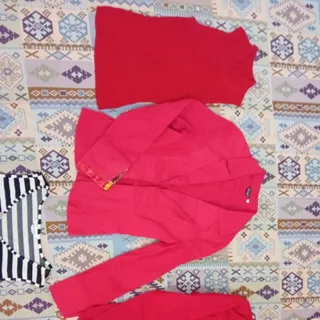 لباس قرمز