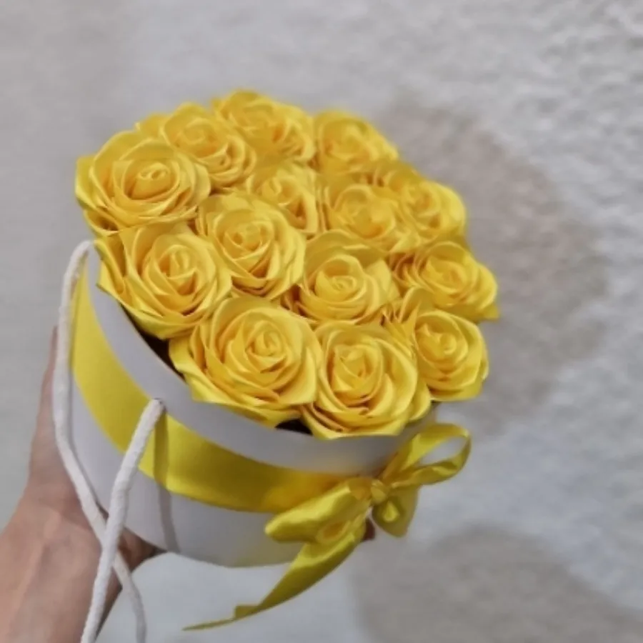 باوس هدیه گل رز روبانی