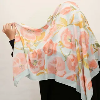 روسری آبی گلی