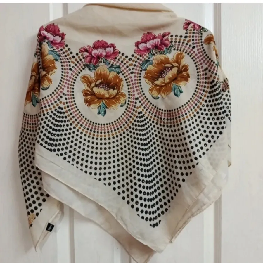 روسری نخی