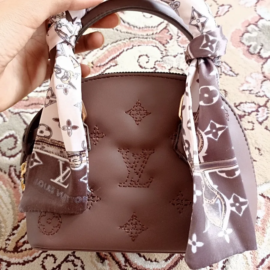 کیف قهوه ای