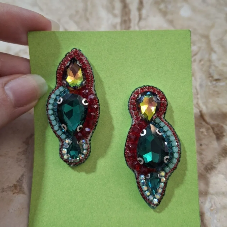 گوشواره جواهردوزی