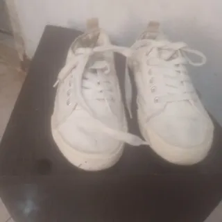 کتونی تخت